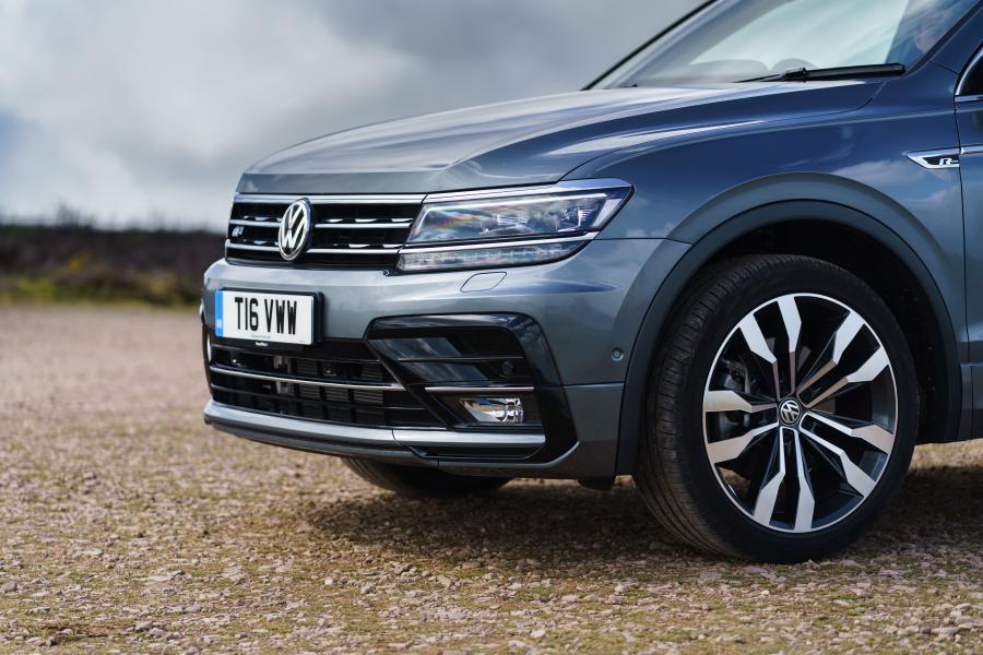 Детали экстерьера Volkswagen Tiguan Allspace R-Line 2018 года  (UK) (фото 12 из 40)